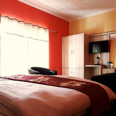 Hotel Royal Plaza Leh Extérieur photo