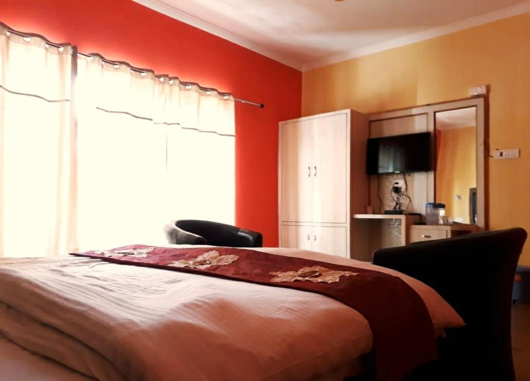 Hotel Royal Plaza Leh Extérieur photo